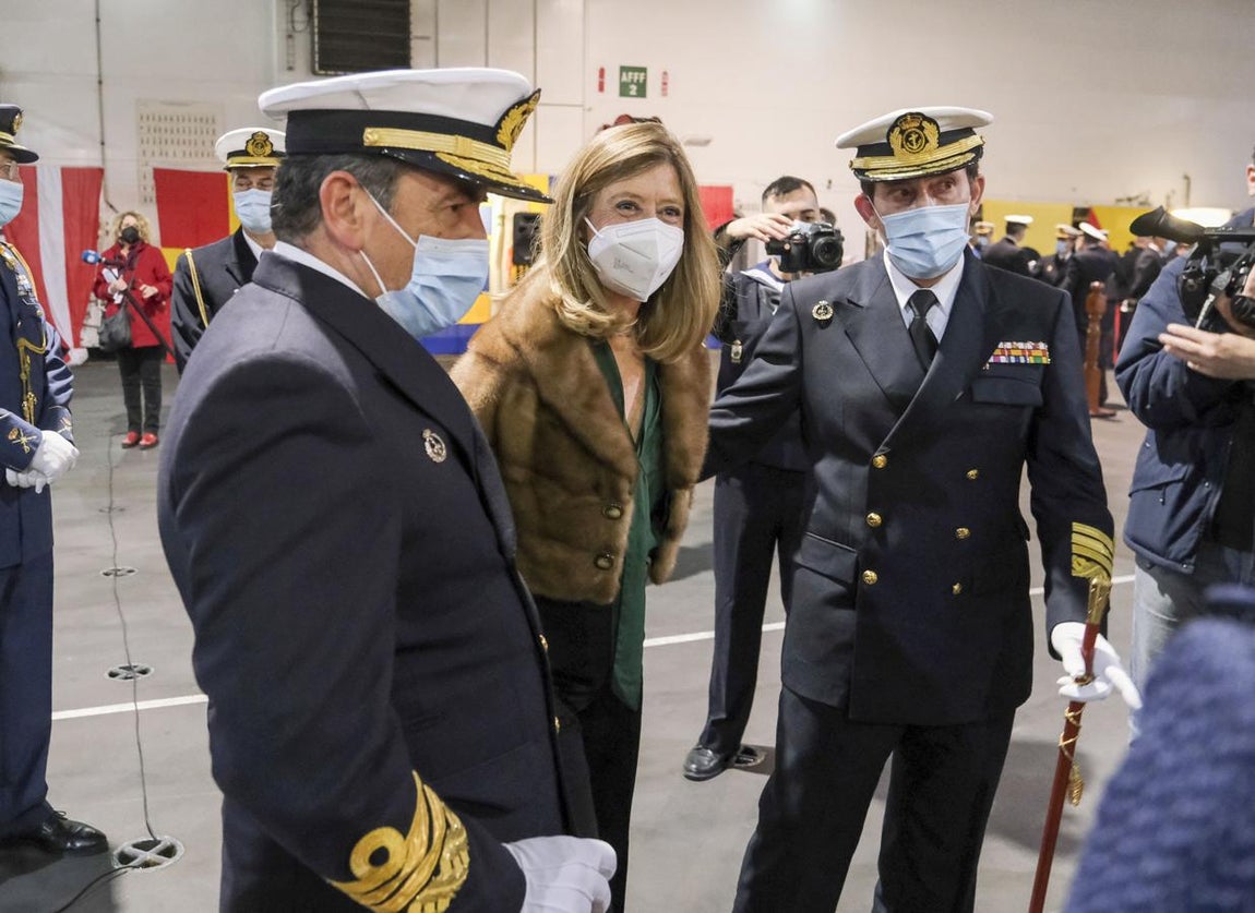 En imágenes: La toma de posesión del nuevo Almirante de la Flota a bordo del Juan Carlos I