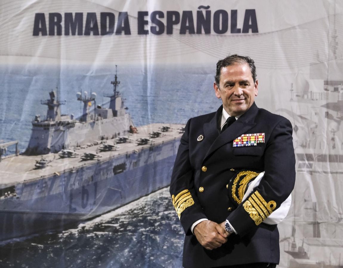 En imágenes: La toma de posesión del nuevo Almirante de la Flota a bordo del Juan Carlos I