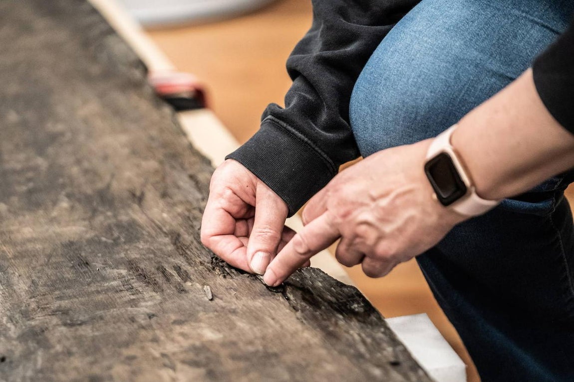El barco Roskilde 6 fue encontrado durante unas obras para hacer el puerto del Museo de Barcos Vikingos en 1997. Estaba enterrado en fango. 