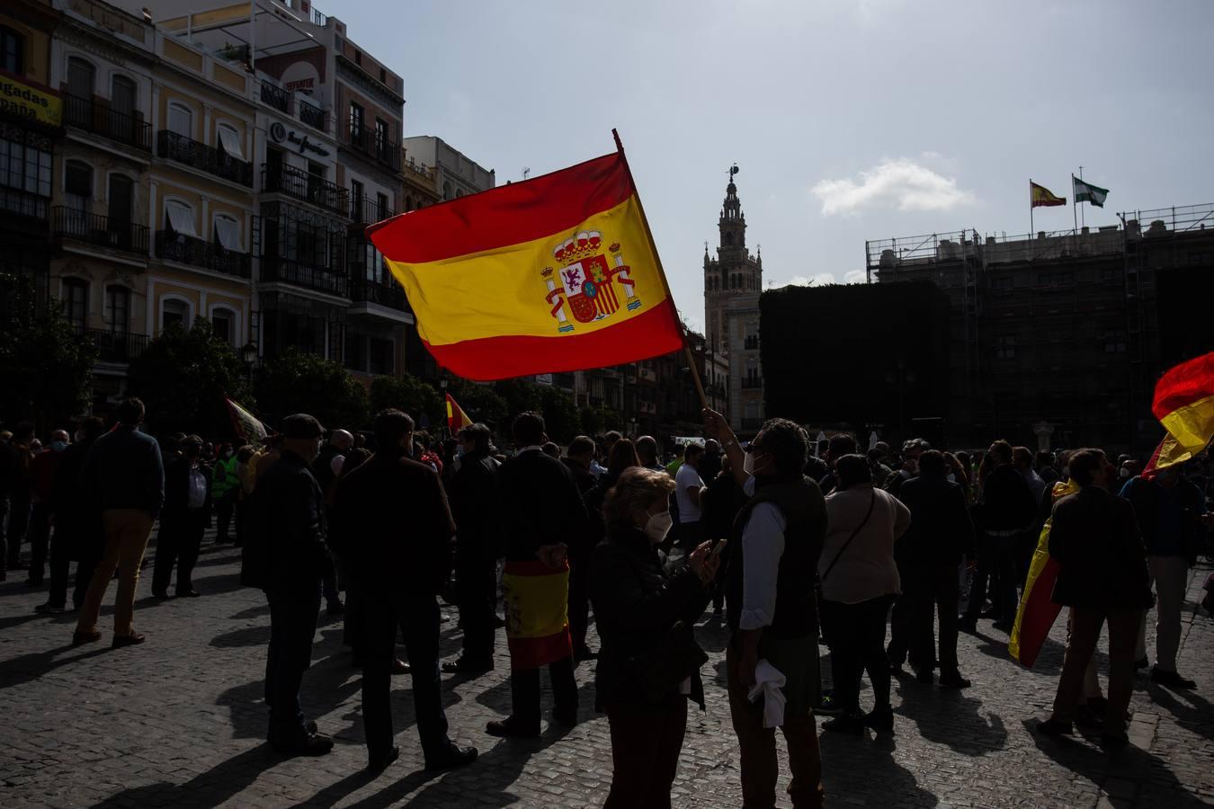 Olona en Sevilla: «El 28-F nos engañaron, nadie nos dijo que votábamos el Estado del Bienestar para los políticos»