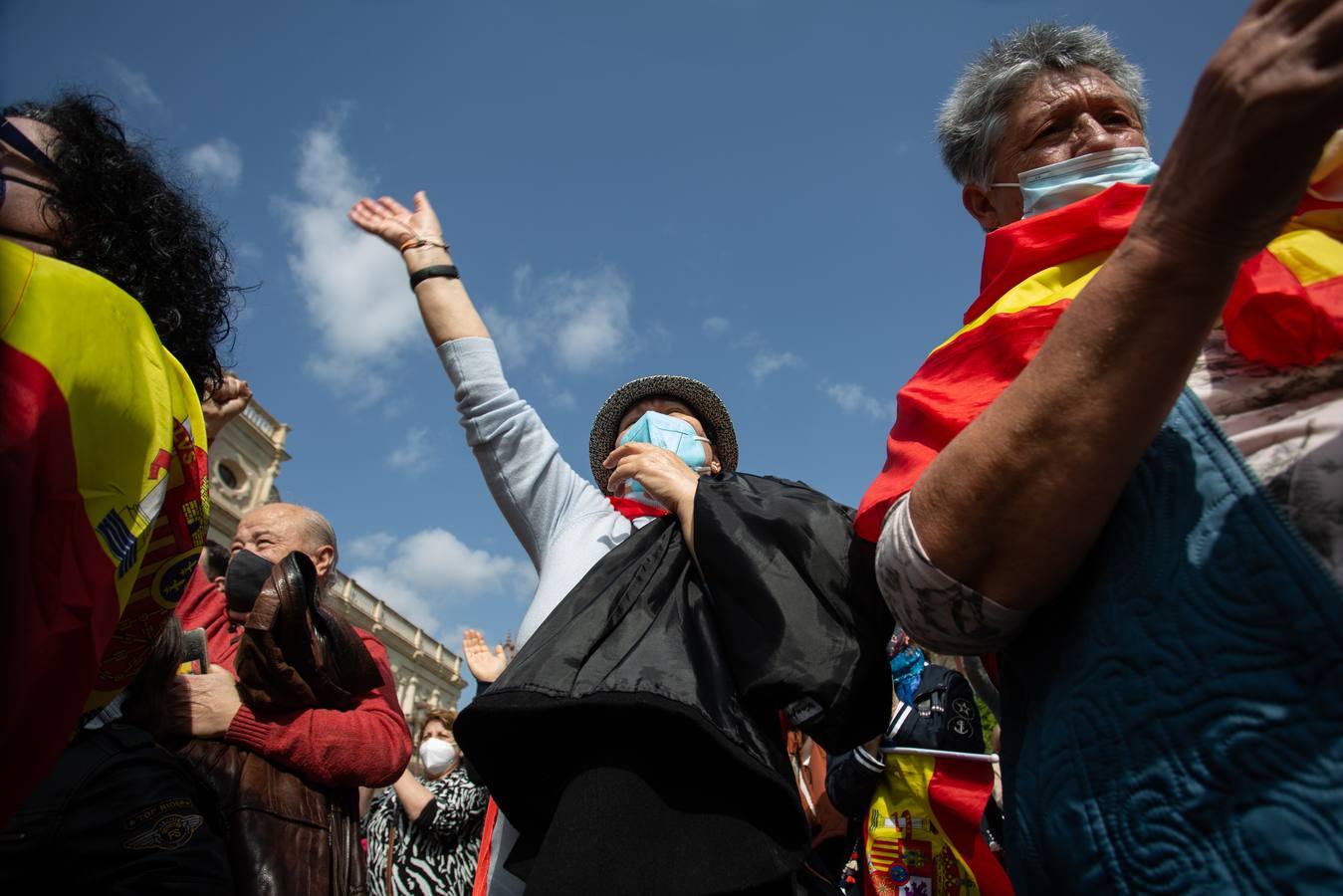 En imágenes, acto de Vox en la Plaza de San Francisco de Sevilla