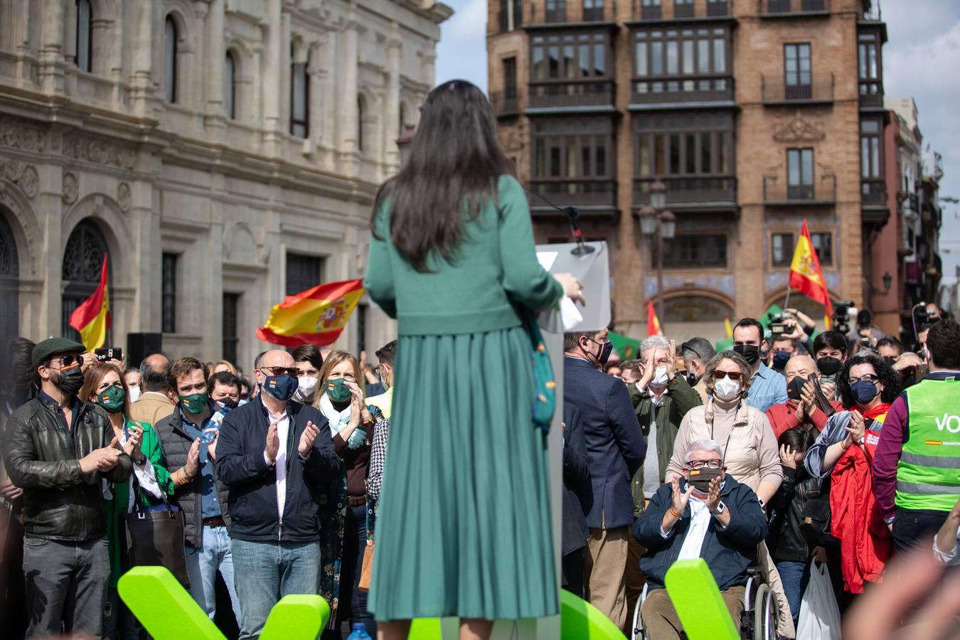 En imágenes, acto de Vox en la Plaza de San Francisco de Sevilla
