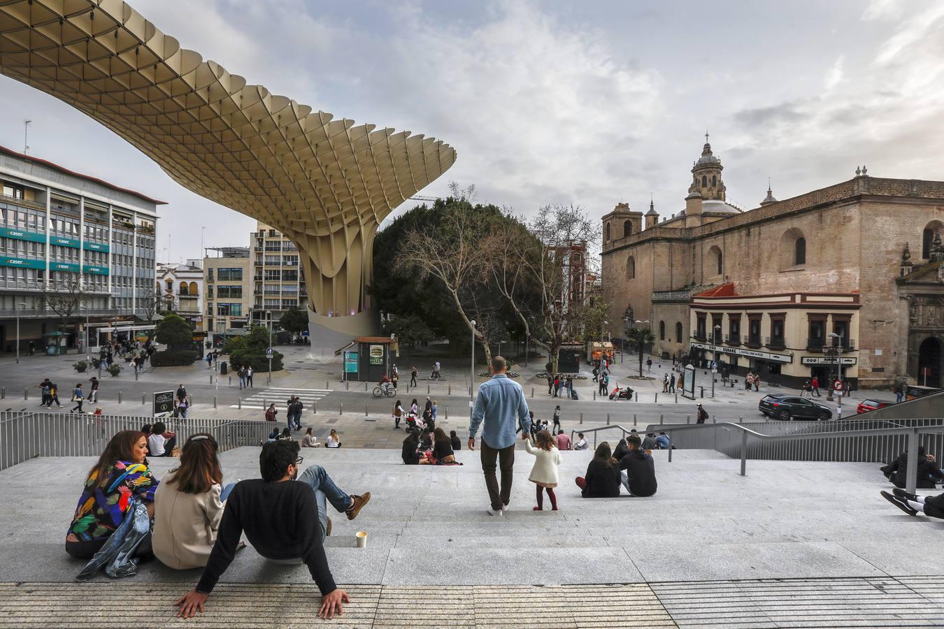 Las buenas temperaturas del puente del Día de Andalucía invitan a los paseos por Sevilla