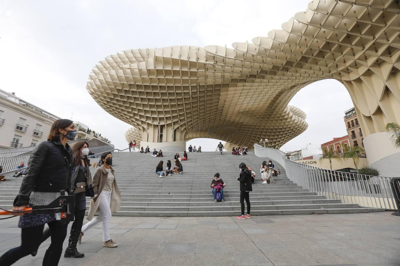 Las buenas temperaturas del puente del Día de Andalucía invitan a los paseos por Sevilla