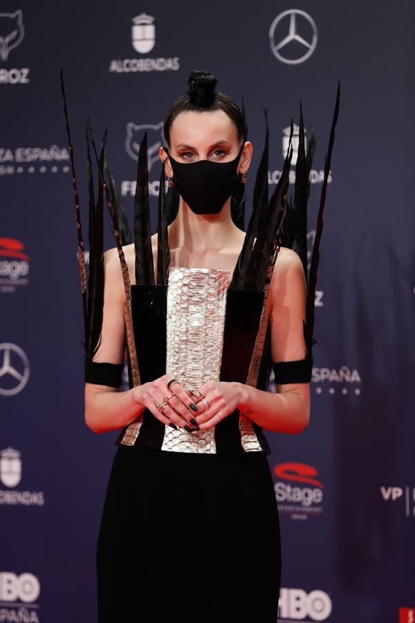 Milene Smith, en la alfombra roja de los Premios Feroz 2021. De Jean Paul Gaultier y joyas de Bulgari con un estilismo obra de Freddy Alonso.