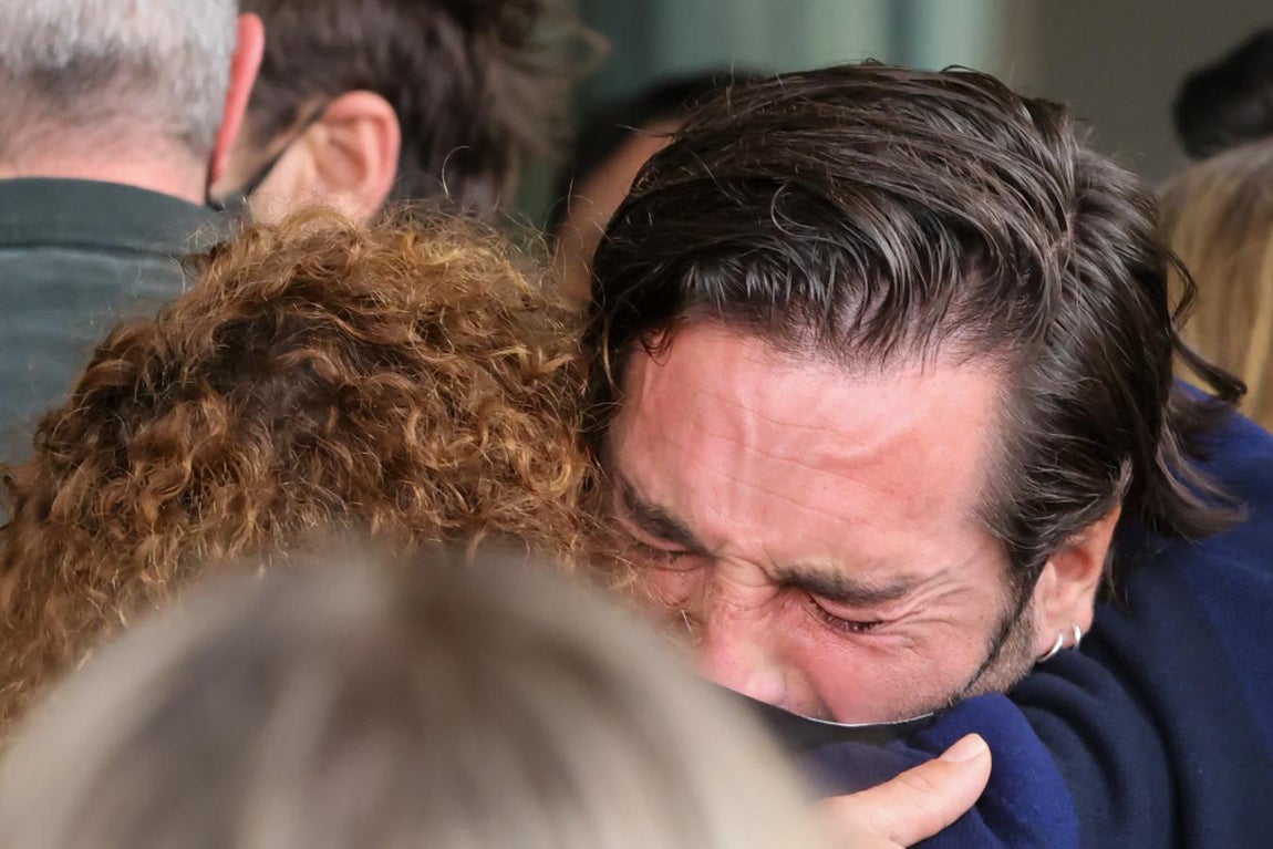 David Bustamante, completamente destrozado por la muerte del que consideraba su 'hermano'. 