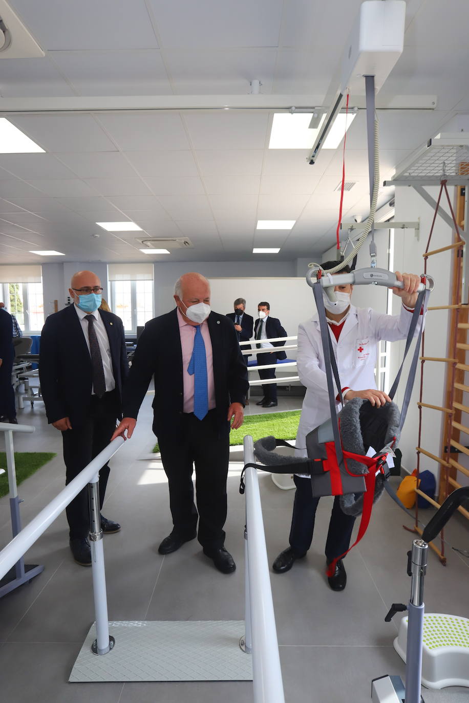 La inauguración del Instituto de Neurociencias de Cruz Roja en Córdoba, en imágenes