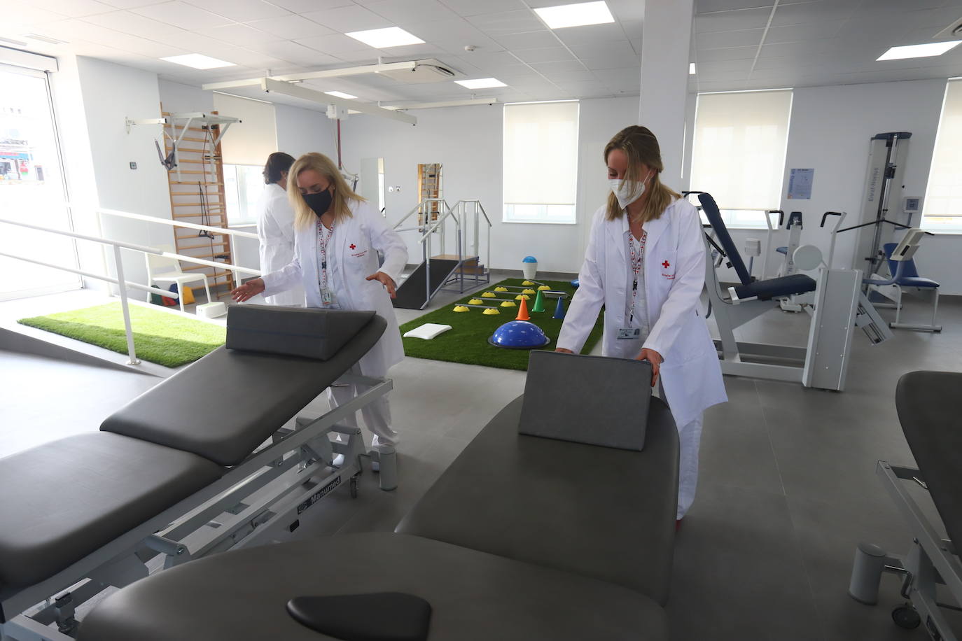 La inauguración del Instituto de Neurociencias de Cruz Roja en Córdoba, en imágenes