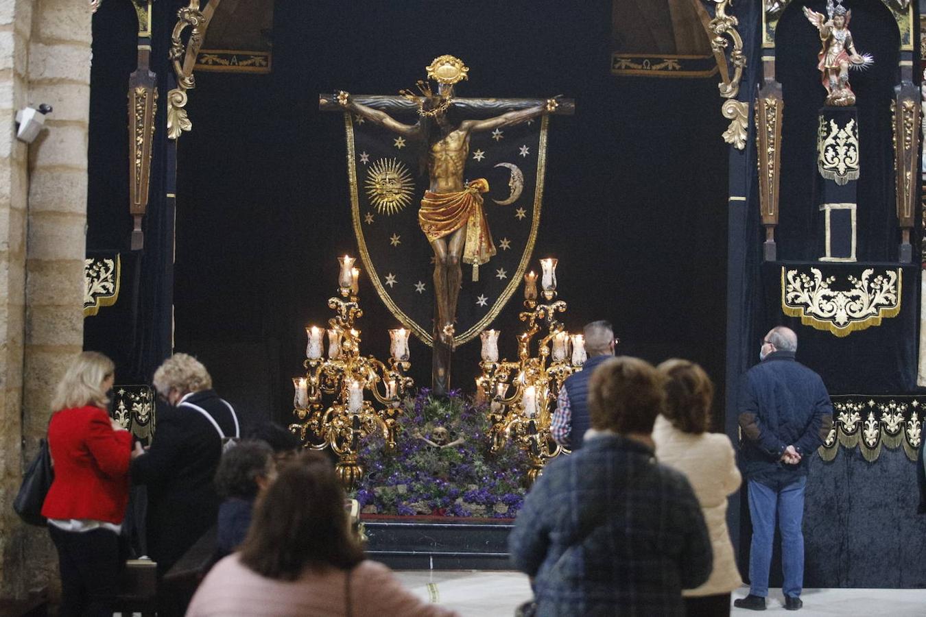 Primer viernes de marzo en Córdoba: devoción a distancia y estética intacta