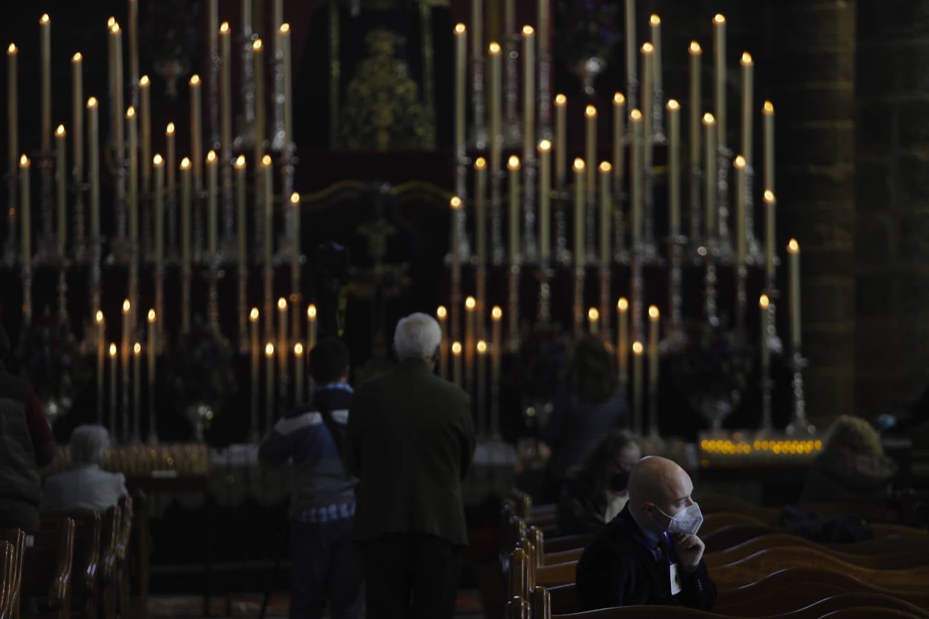 FOTOS: Veneración ante la imagen de Jesús de Medinaceli en Cádiz