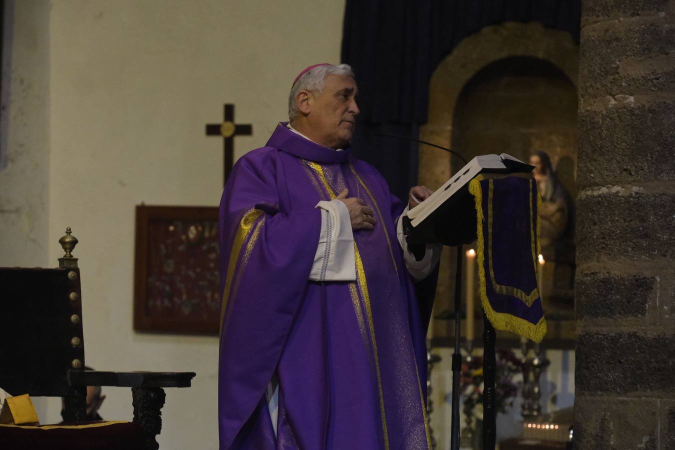 FOTOS: Veneración ante la imagen de Jesús de Medinaceli en Cádiz