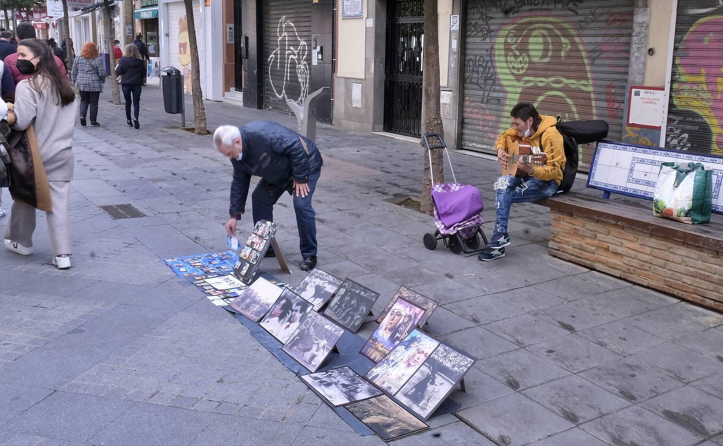 En imágenes, ambiente de domingo en las calles de Sevilla