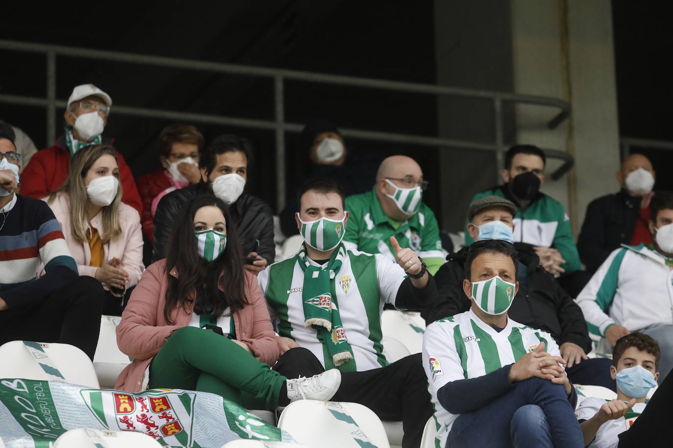 La vuelta del público en el Córdoba CF - Real Murcia, en imágenes