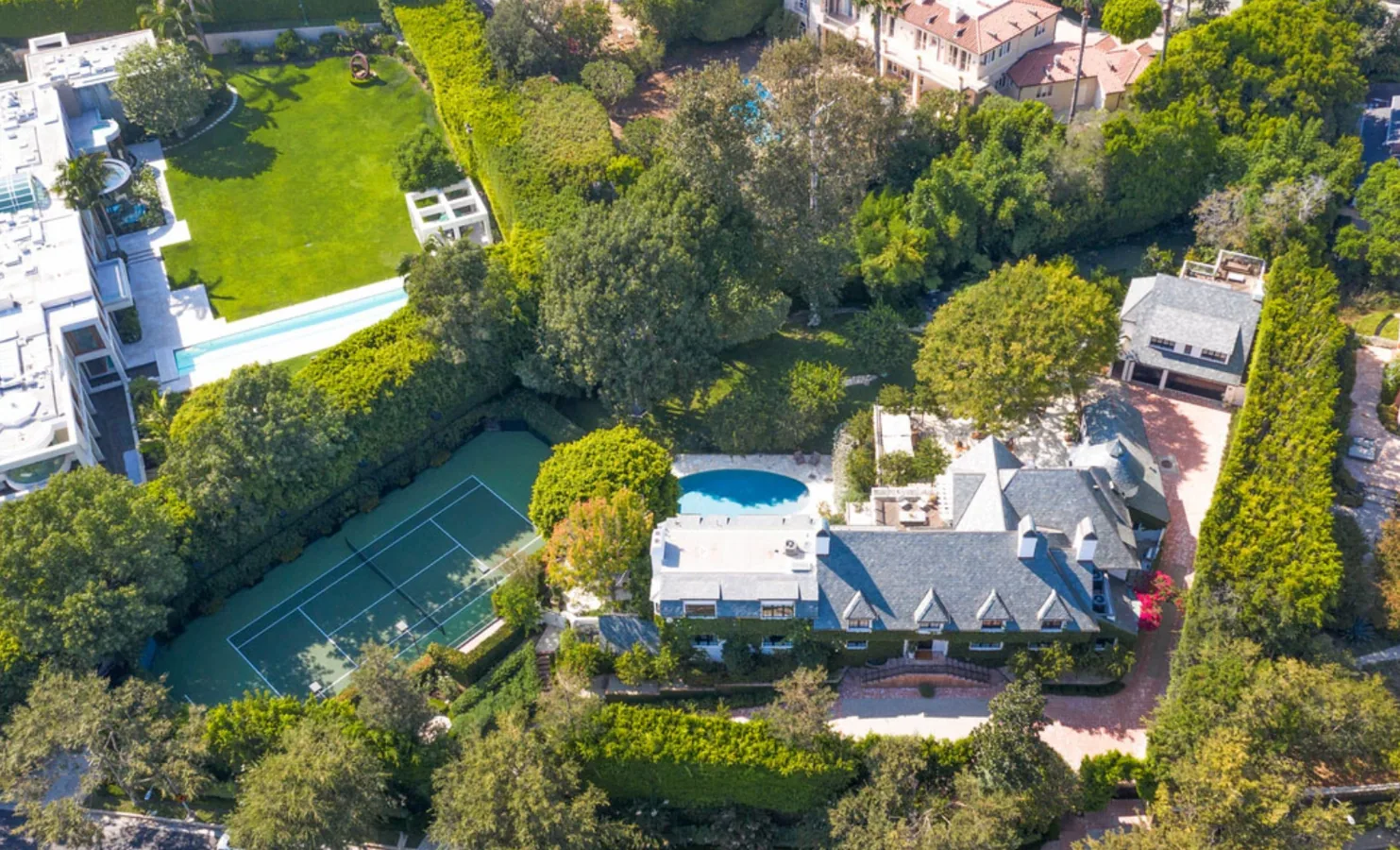 La mansión de lujo que Ellen DeGeneres compró a Adam Levine y ahora vende por 45 millones
