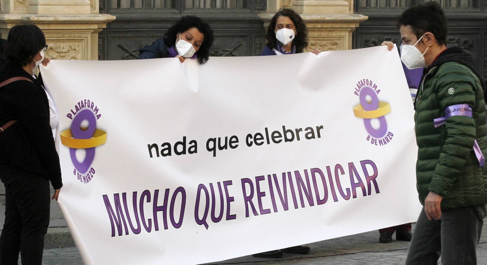 Concentración del Movimiento Feminista de Sevilla en la Plaza de San Francisco