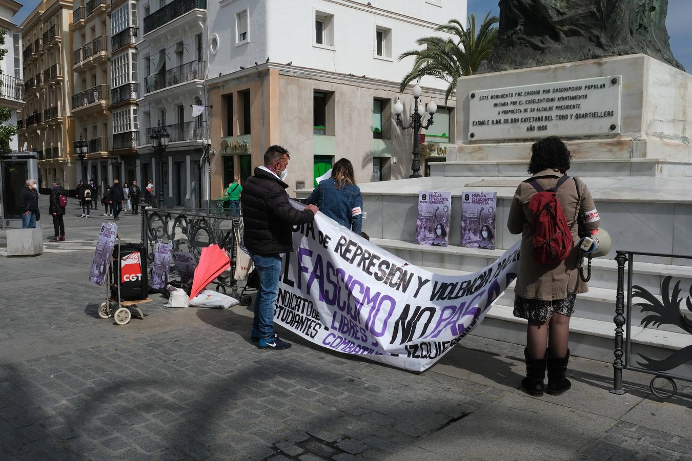 FOTOS: El 8-M, día de la mujer en Cádiz