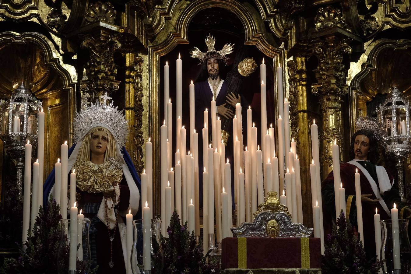 FOTOS: Así es el altar efímero del Nazareno de Santa María en Cádiz