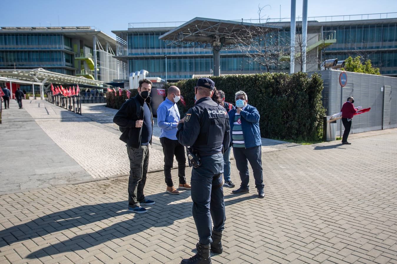 Concentración de trabajadores de Abengoa en Palmas Altas