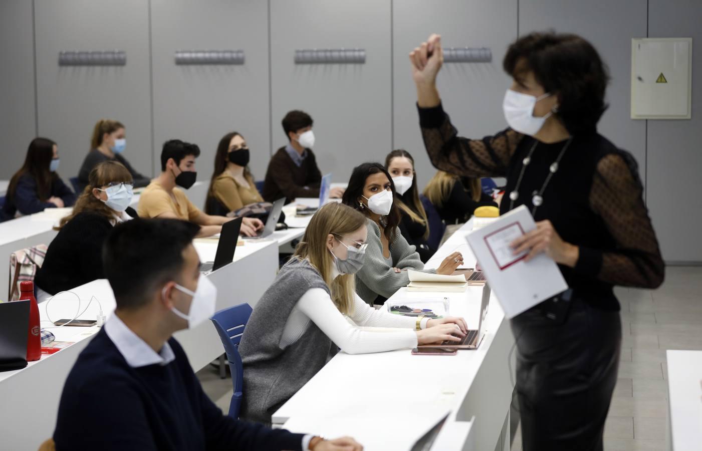 La universidad vuelve a las clases en Córdoba, en imágenes