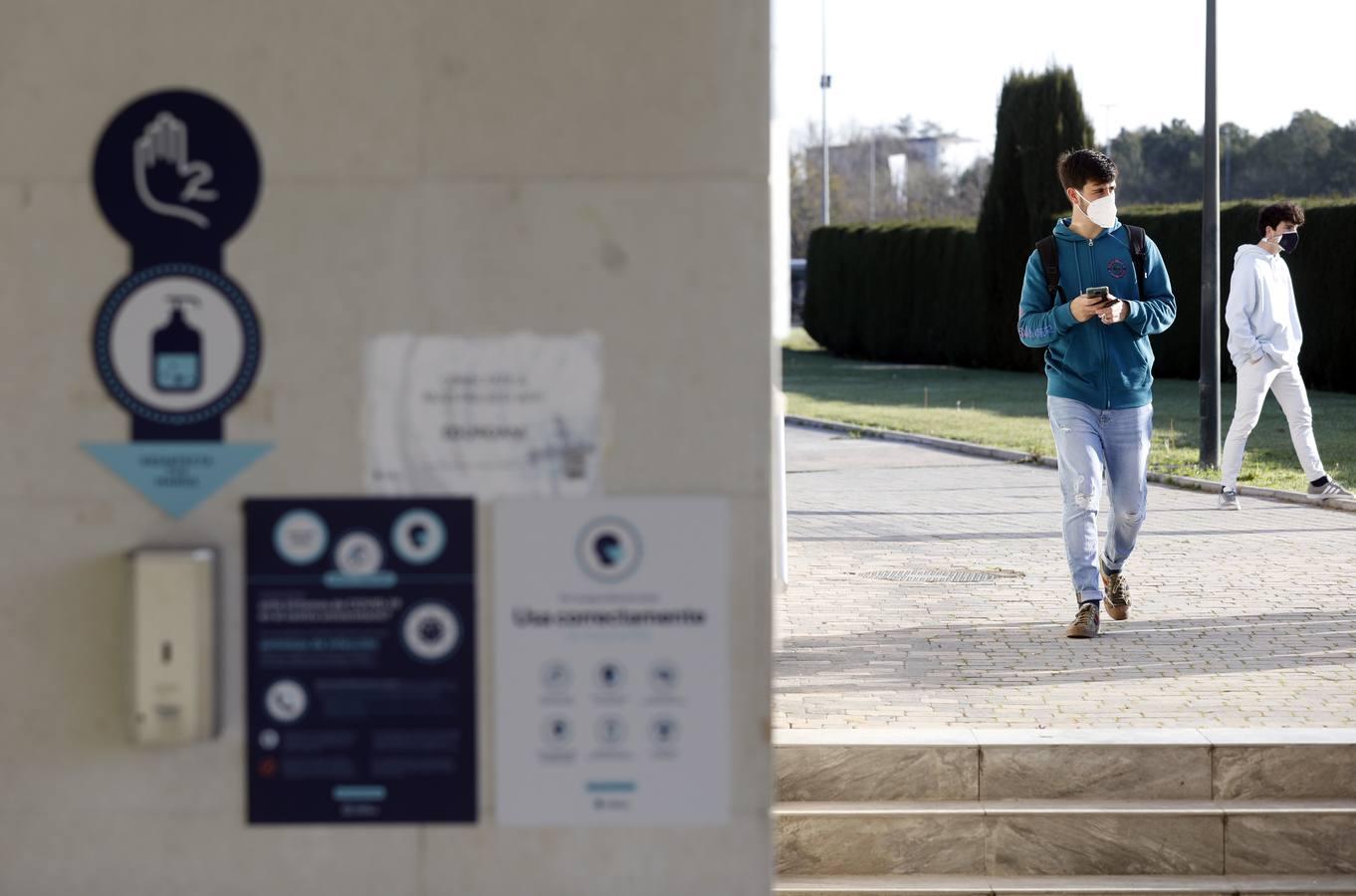 La universidad vuelve a las clases en Córdoba, en imágenes