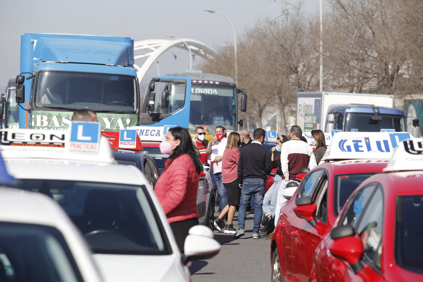 La protesta de las autoescuelas en Córdoba, en imágenes