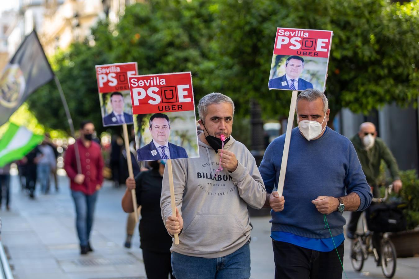 Los taxistas se manifiestan en Sevilla