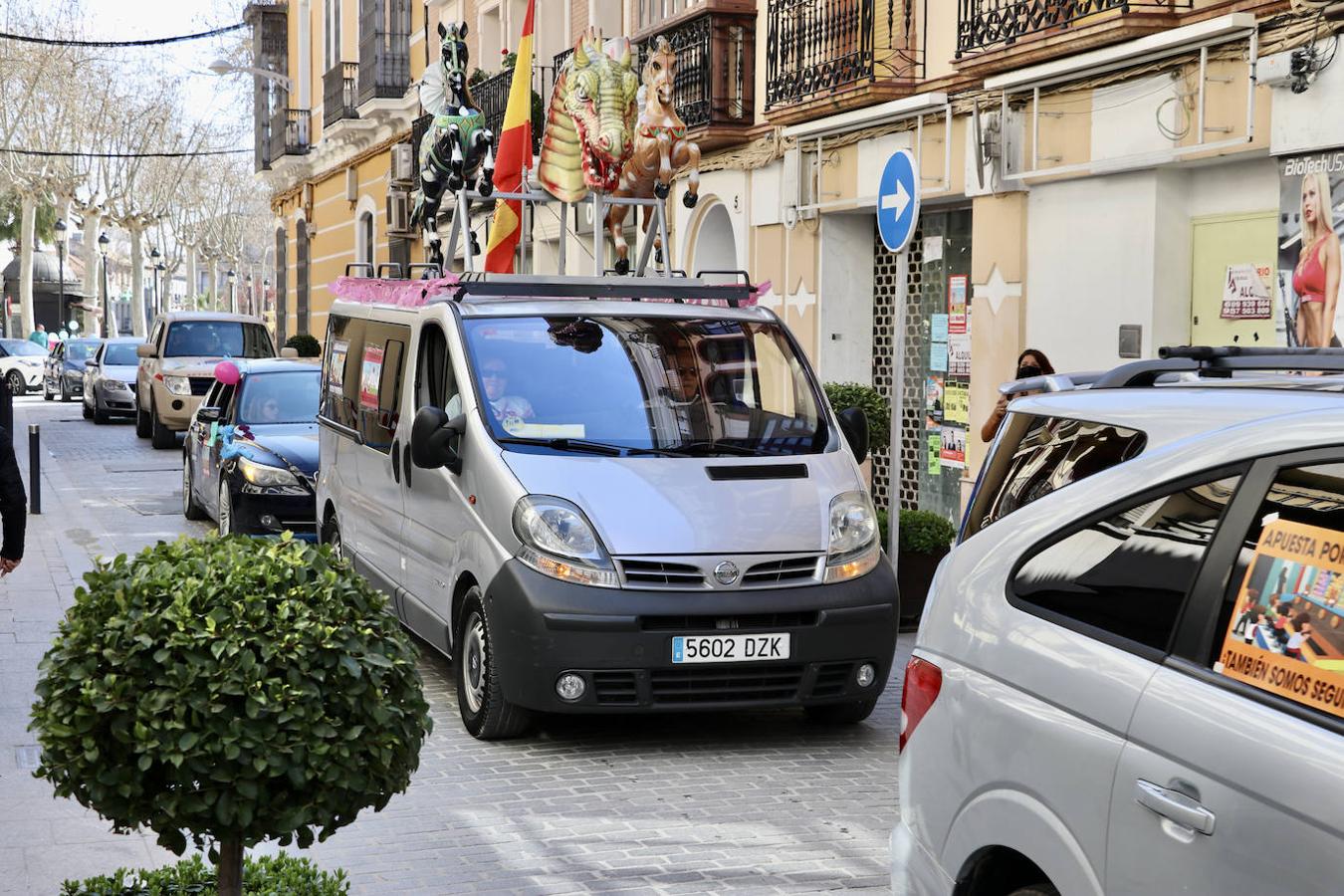 La protesta de los feriantes por las calles de Lucena, en imágenes