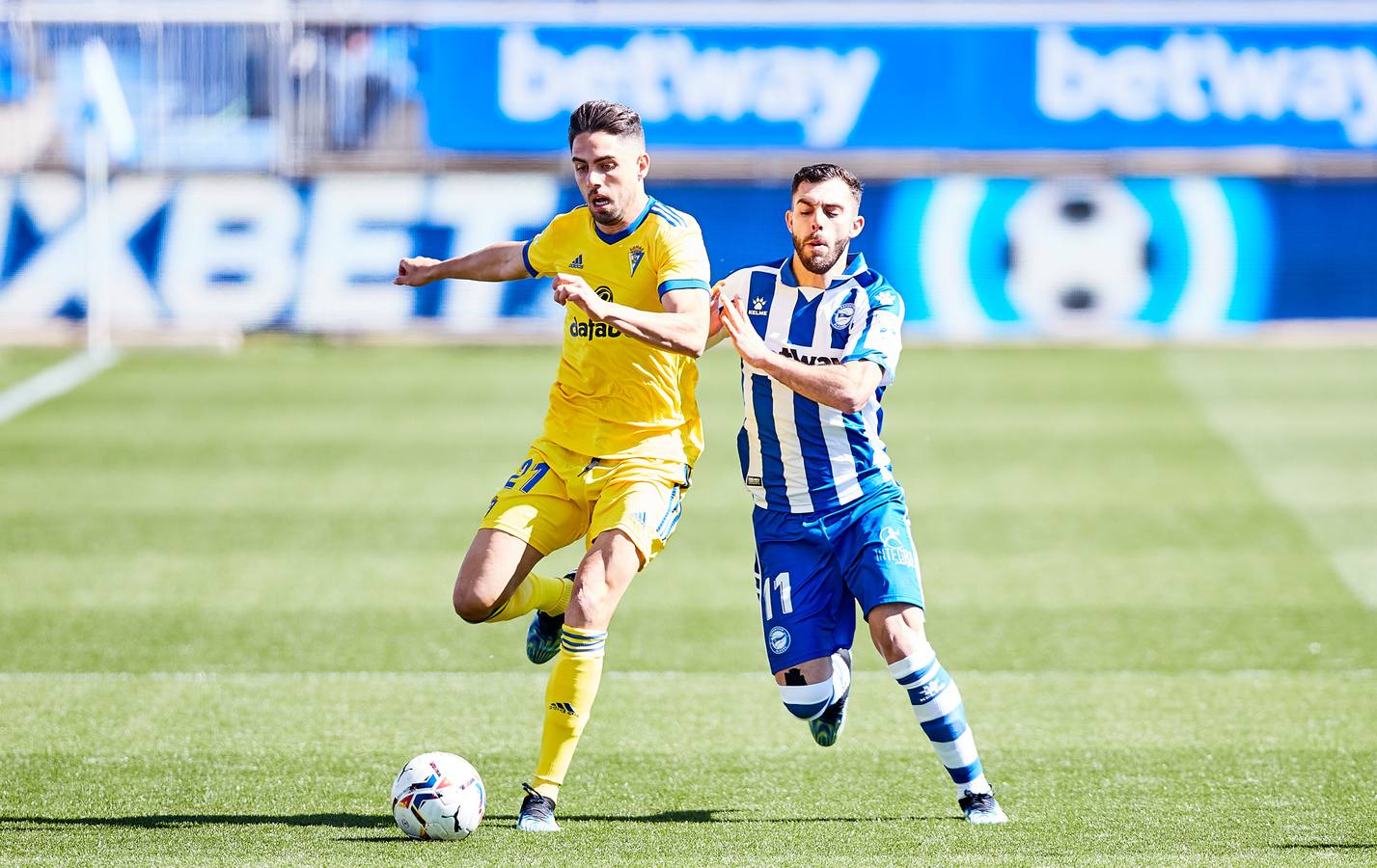 FOTOS: Las imágenes del empate del Cádiz ante el Alavés