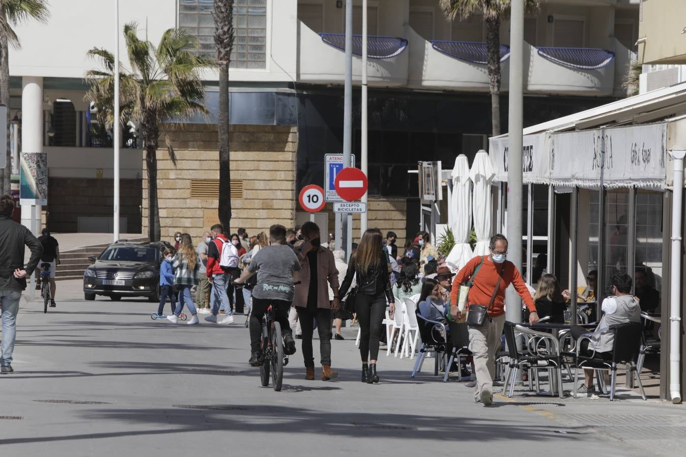 Fotos: ambiente en Cádiz en este primer sábado en el que la provincia está en nivel 2