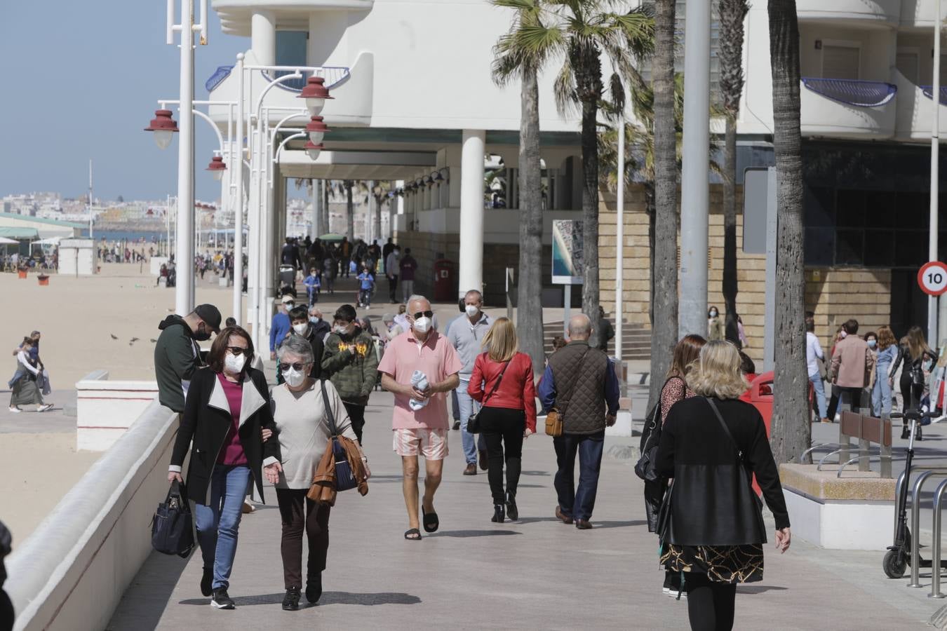 Fotos: ambiente en Cádiz en este primer sábado en el que la provincia está en nivel 2