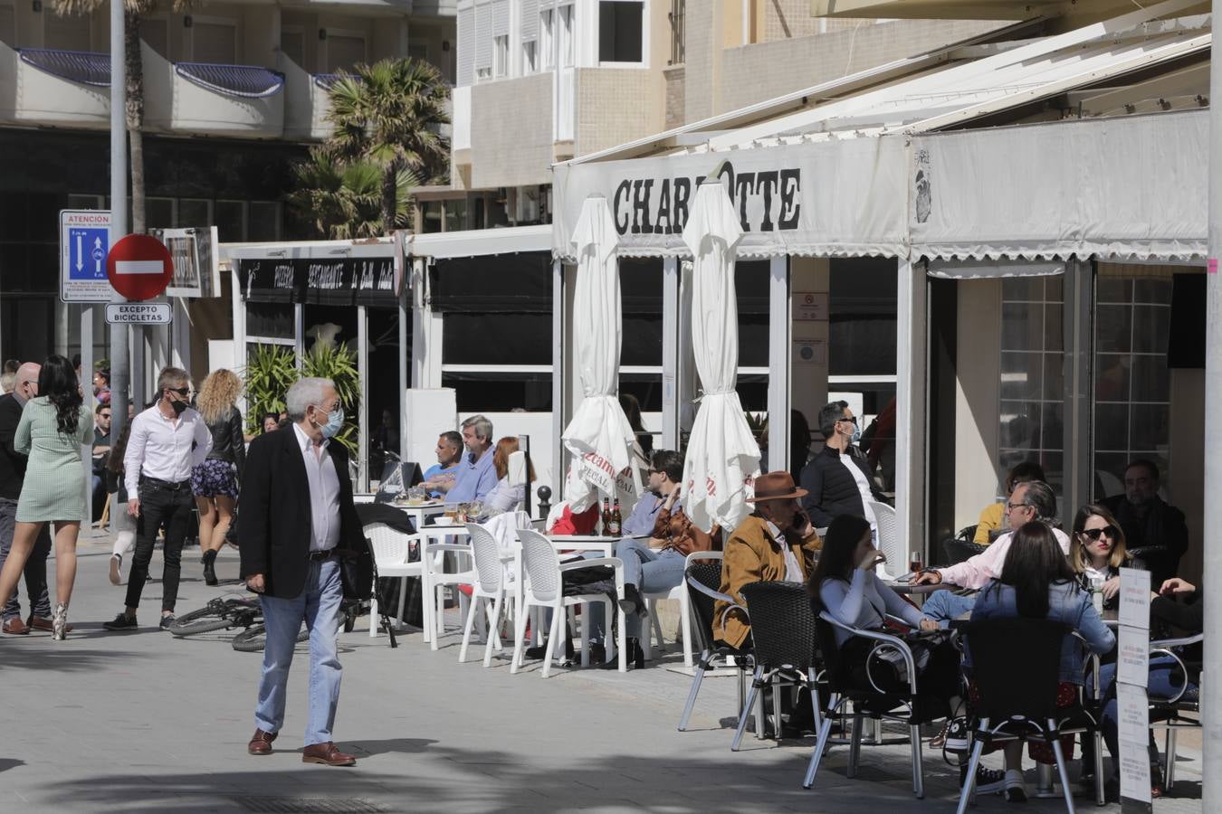 Fotos: ambiente en Cádiz en este primer sábado en el que la provincia está en nivel 2