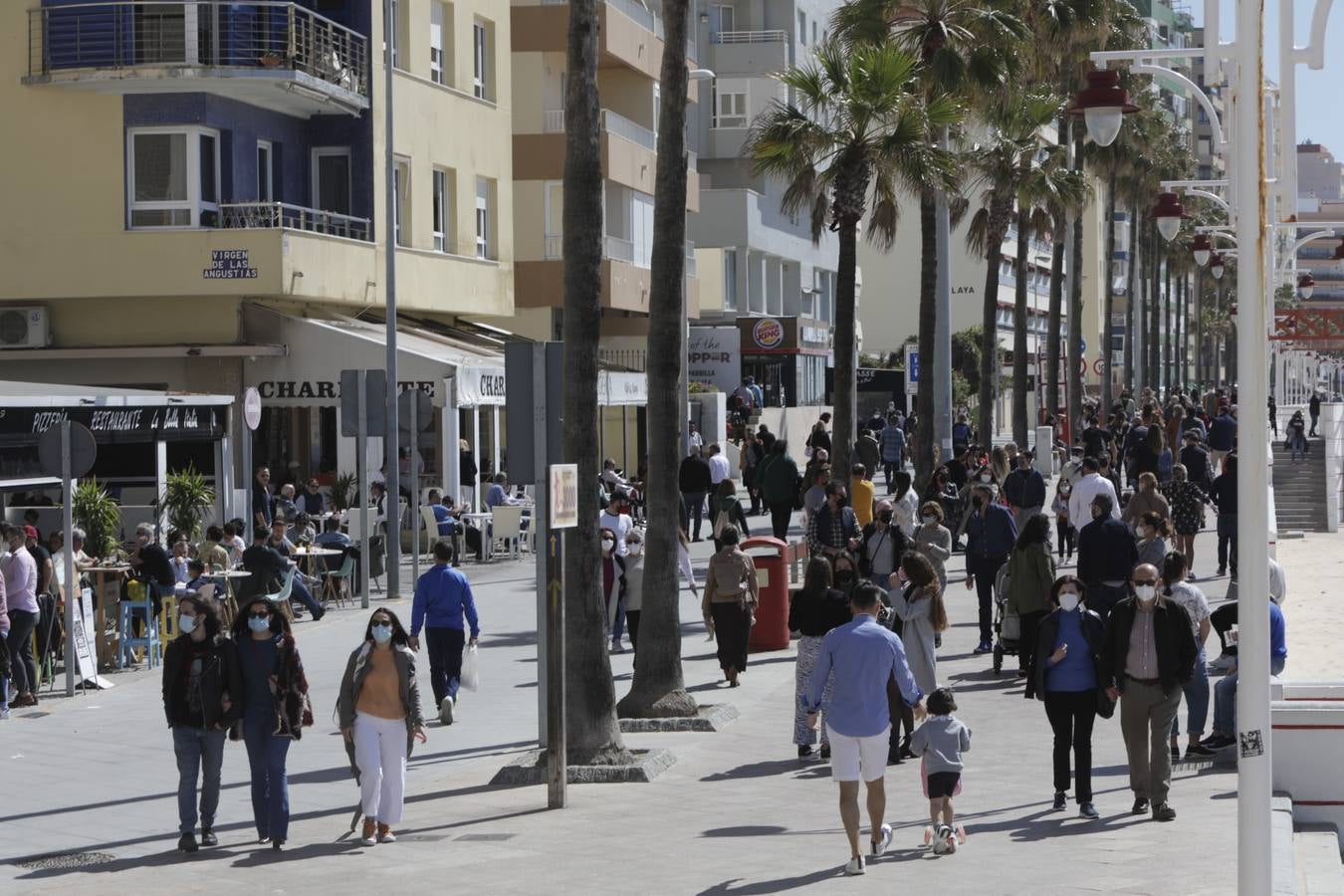 Fotos: ambiente en Cádiz en este primer sábado en el que la provincia está en nivel 2