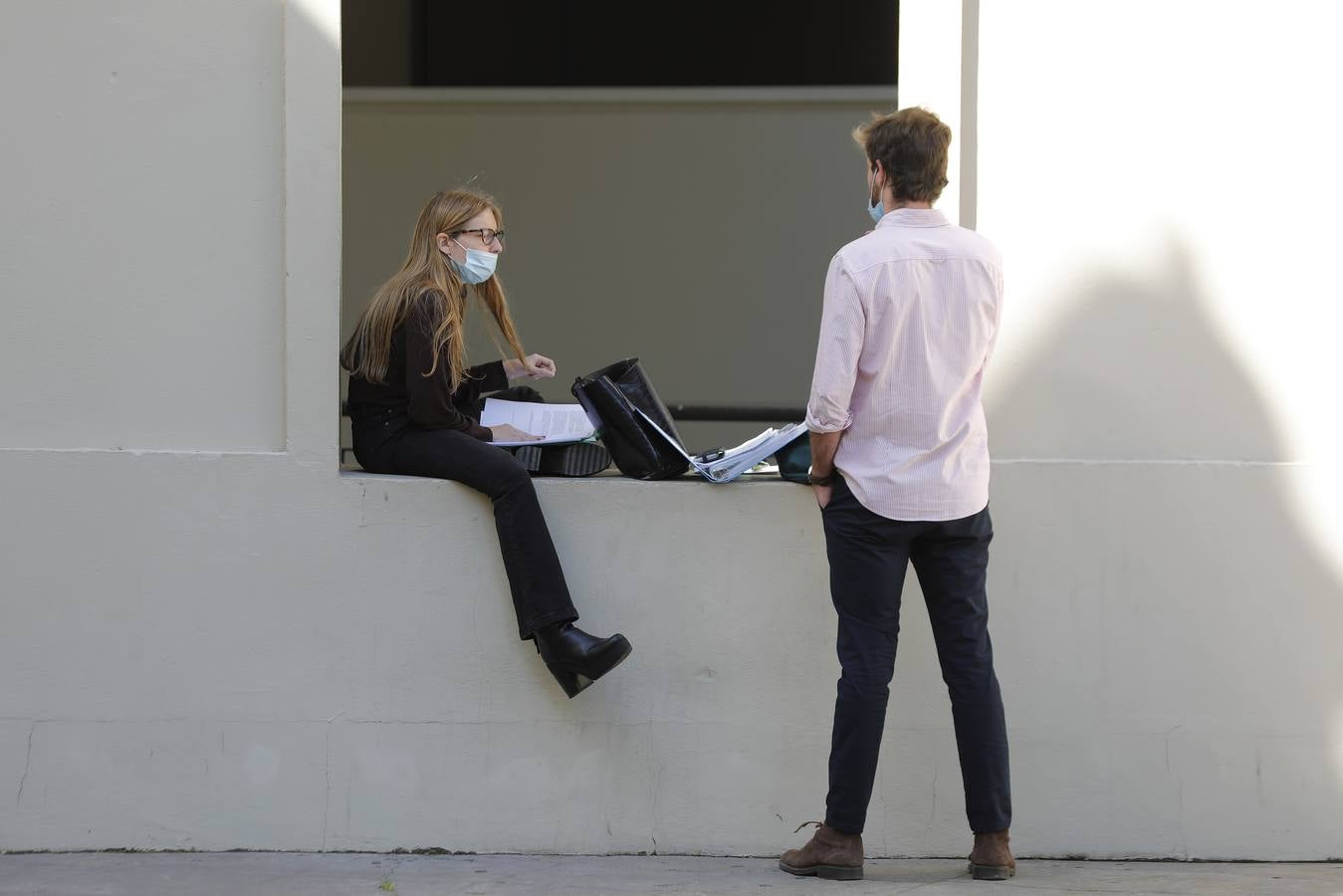 Los centros de la Universidad de Sevilla están casi vacíos