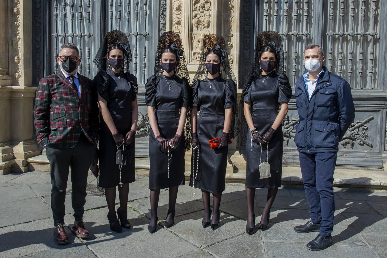 En imágenes, presentación en Sevilla de «La mantilla, del dolor a la alegría»