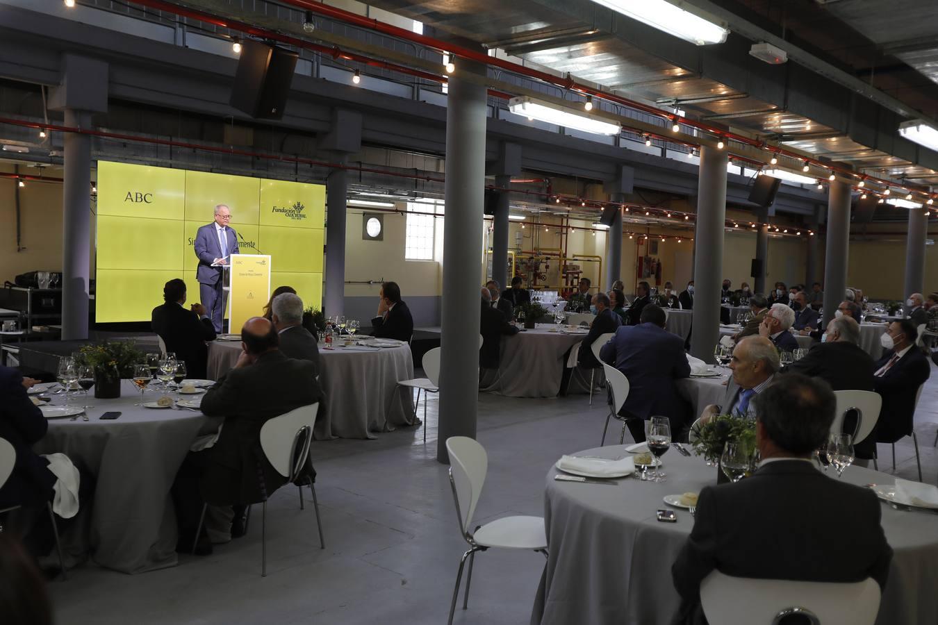 El director de ABC de Sevilla, Álvaro Ybarra, dando la bienvenida al acto