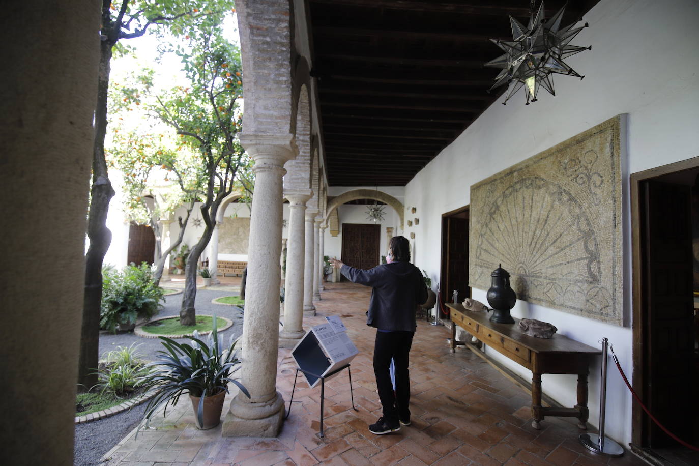 Las visitas gratuitas al Palacio de Viana, de Córdoba, en imágenes