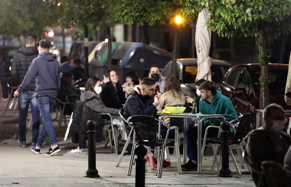 El cierre de la hostelería de Córdoba a las 22.30 horas, en imágenes