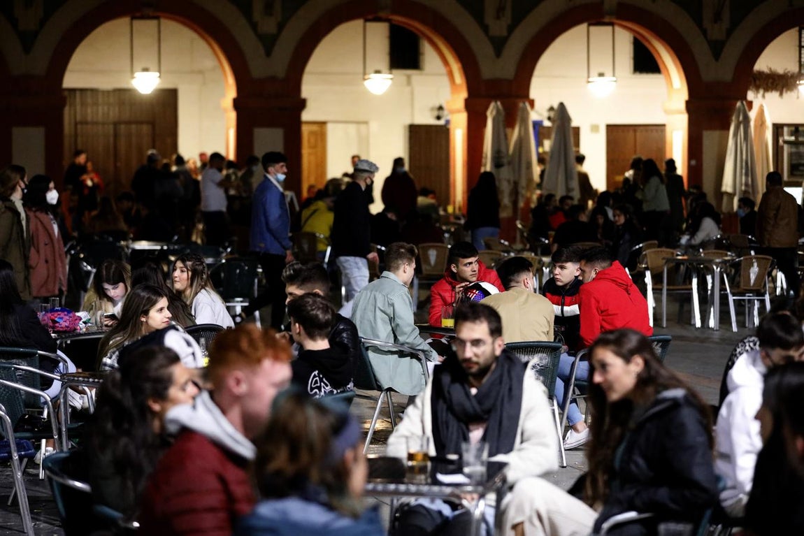 El cierre de la hostelería de Córdoba a las 22.30 horas, en imágenes