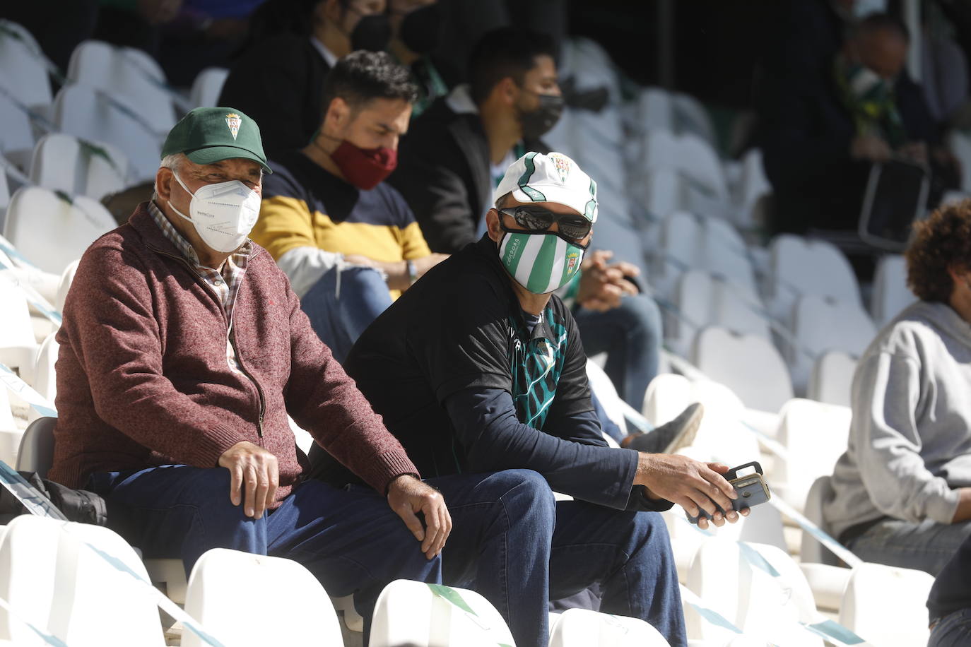 Las mejores imágenes del ambiente en el Córdoba CF - Betis Deportivo