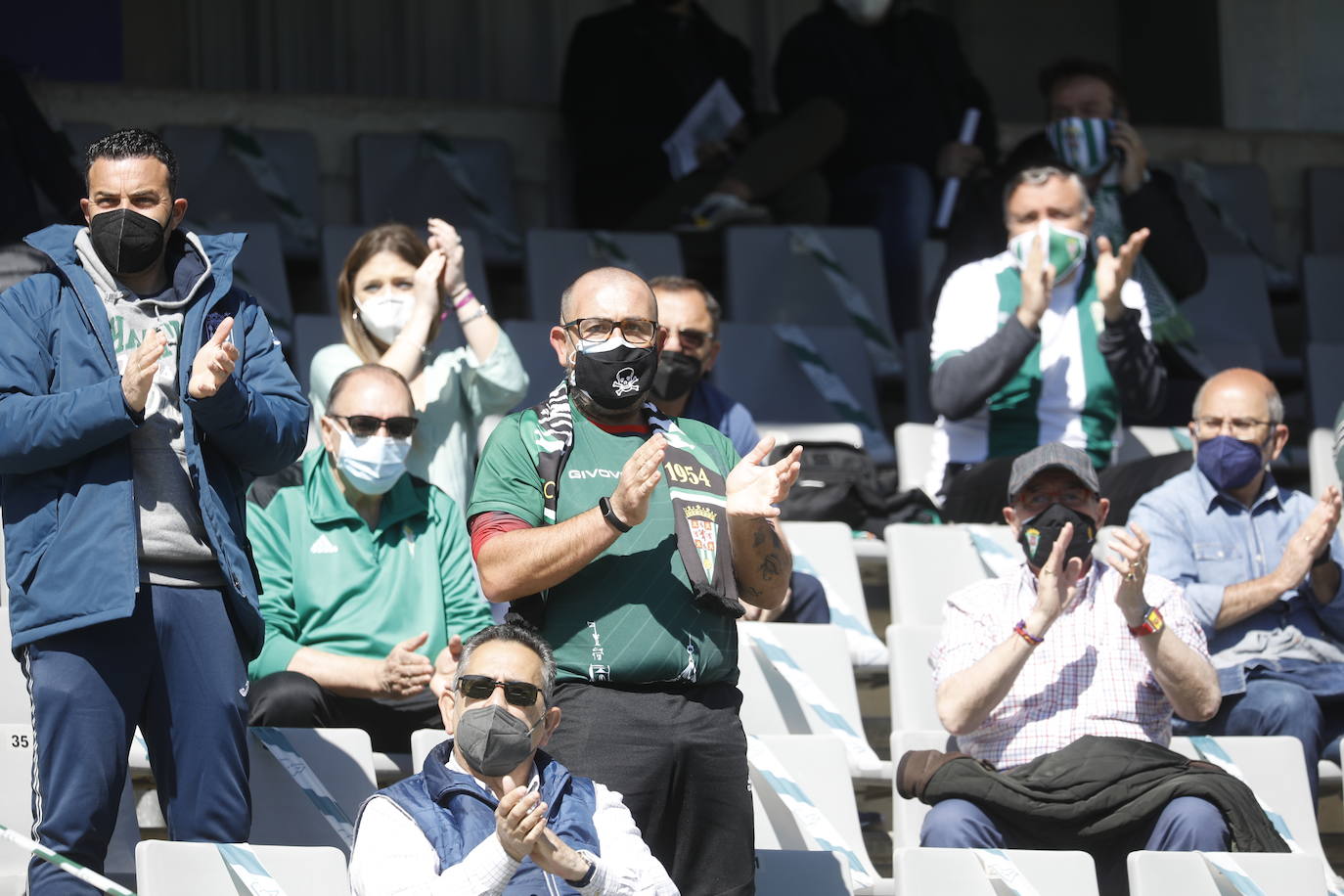 Las mejores imágenes del ambiente en el Córdoba CF - Betis Deportivo