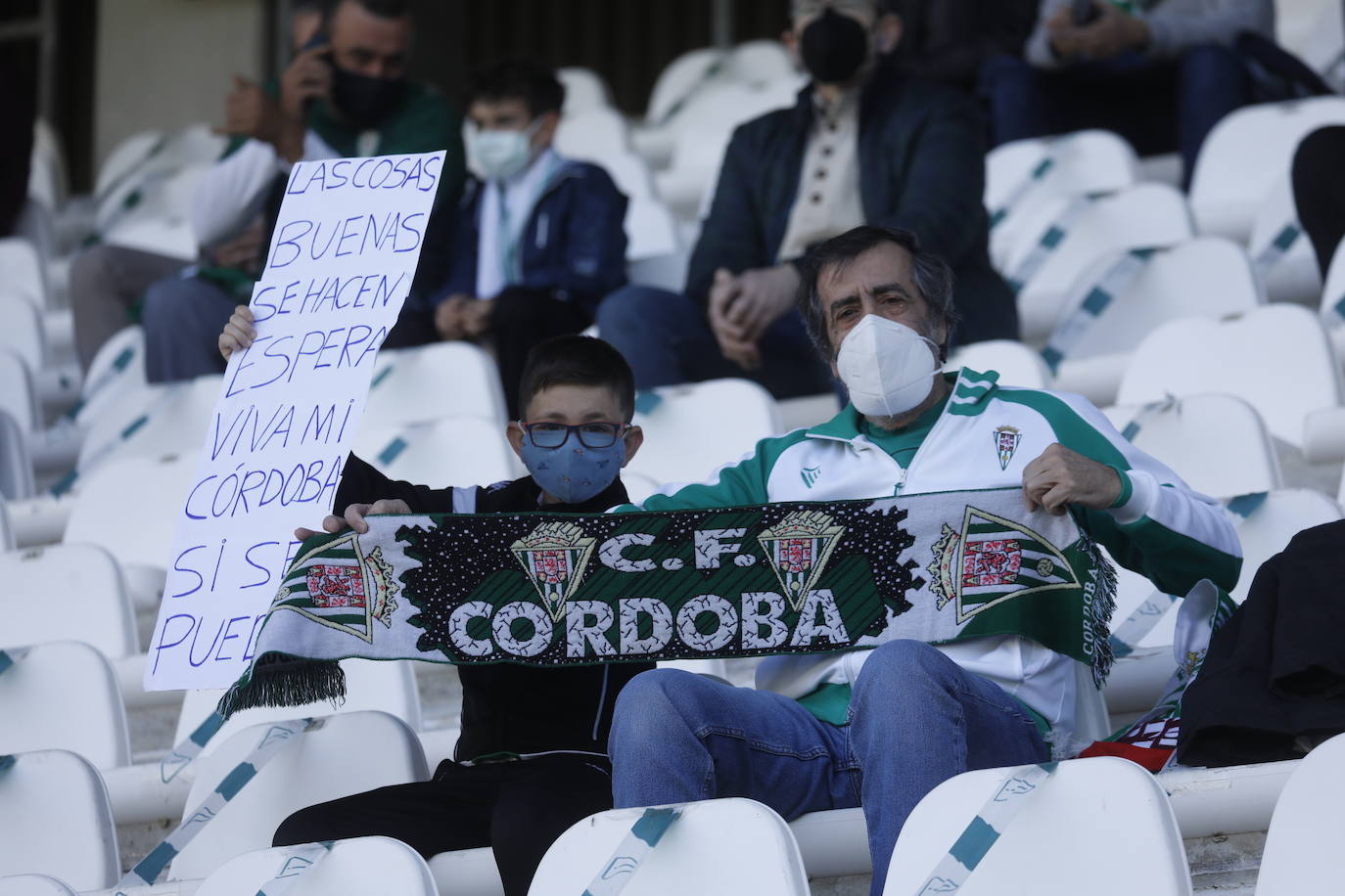 Las mejores imágenes del ambiente en el Córdoba CF - Betis Deportivo