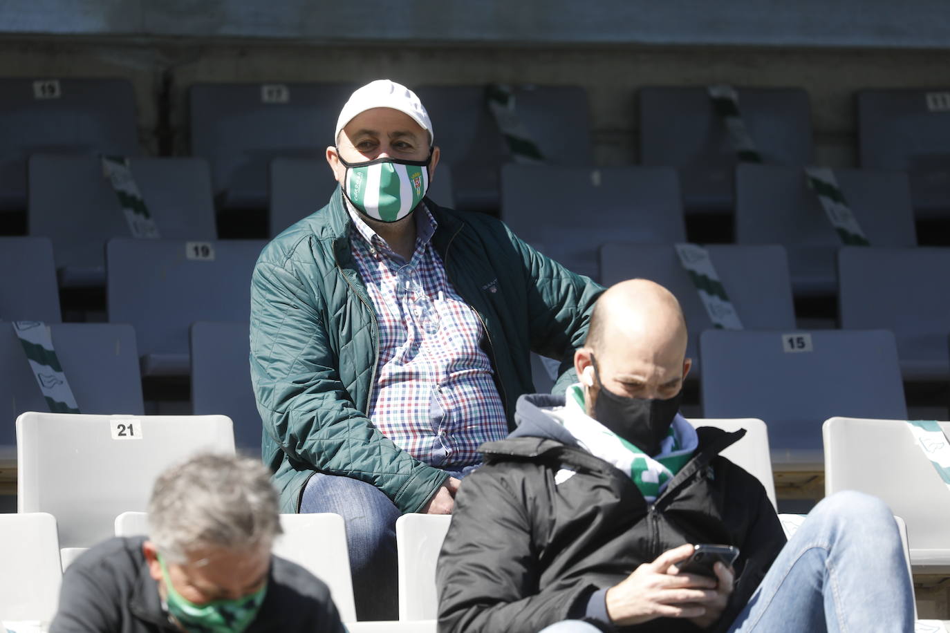 Las mejores imágenes del ambiente en el Córdoba CF - Betis Deportivo