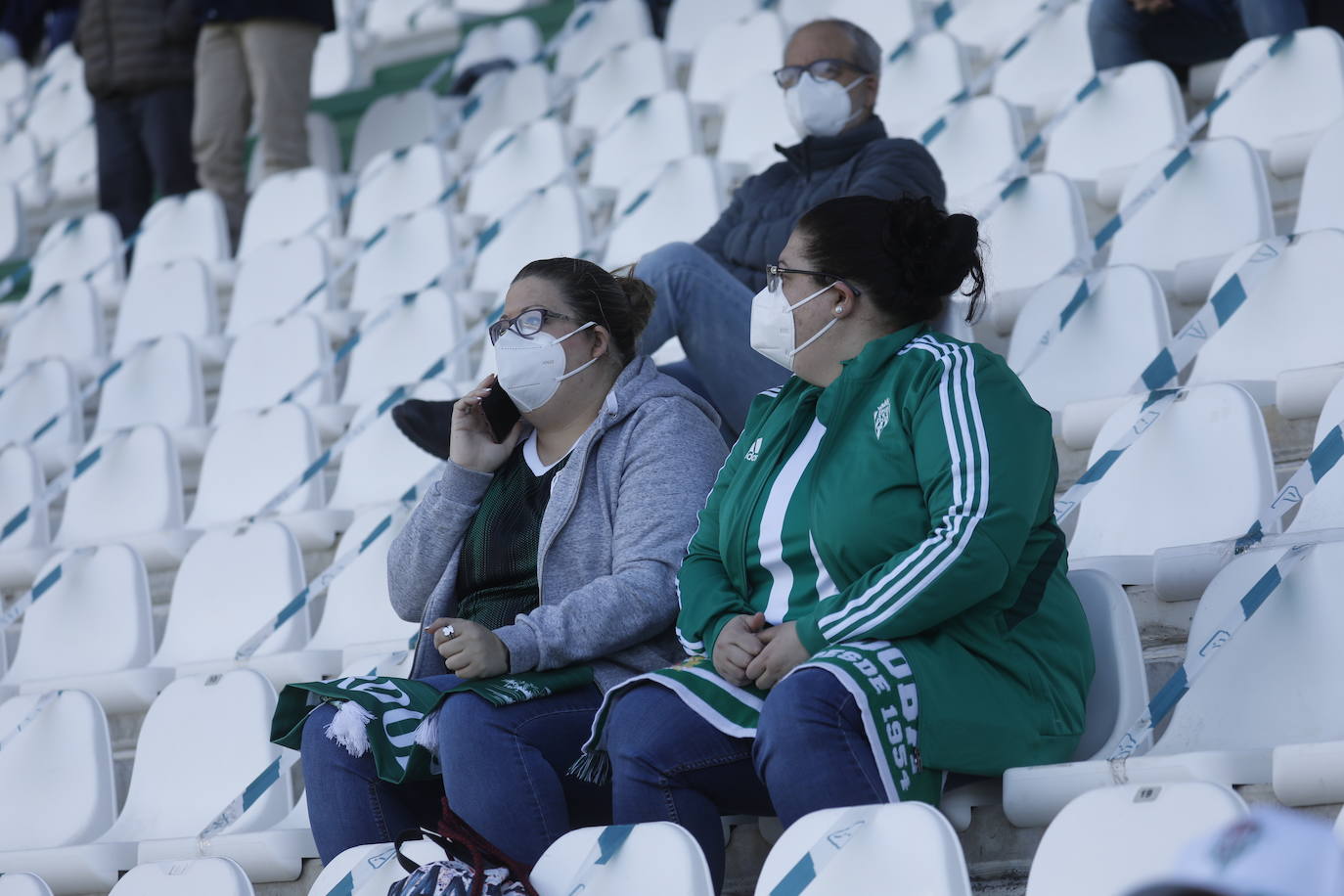 Las mejores imágenes del ambiente en el Córdoba CF - Betis Deportivo