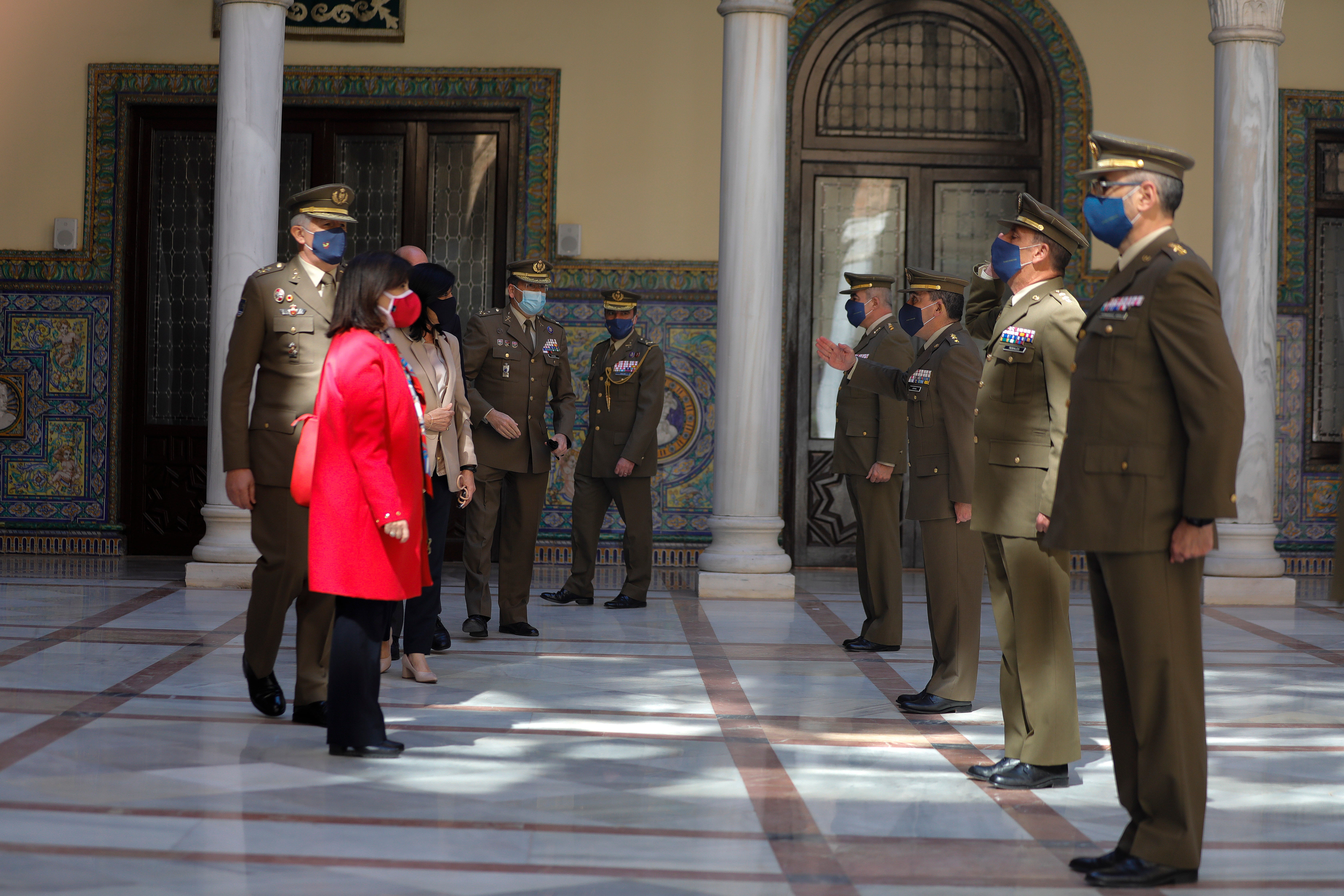 Visita de la ministra de Defensa, Margarita Robles, a la Capitanía General de Sevilla antes de la entrega de los Premios Sabino Fernández Campo