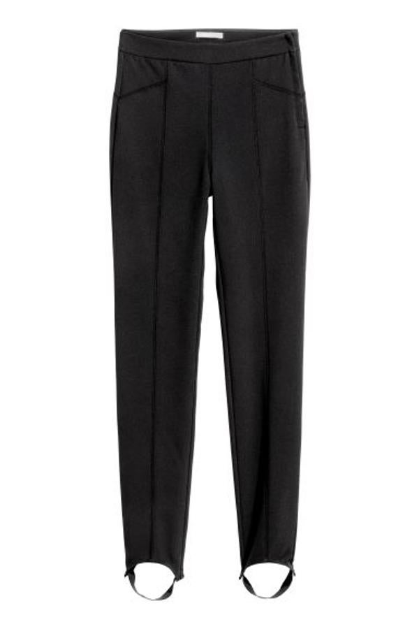 Leggings 'fuseau' en color negro de Mango (39,99€)