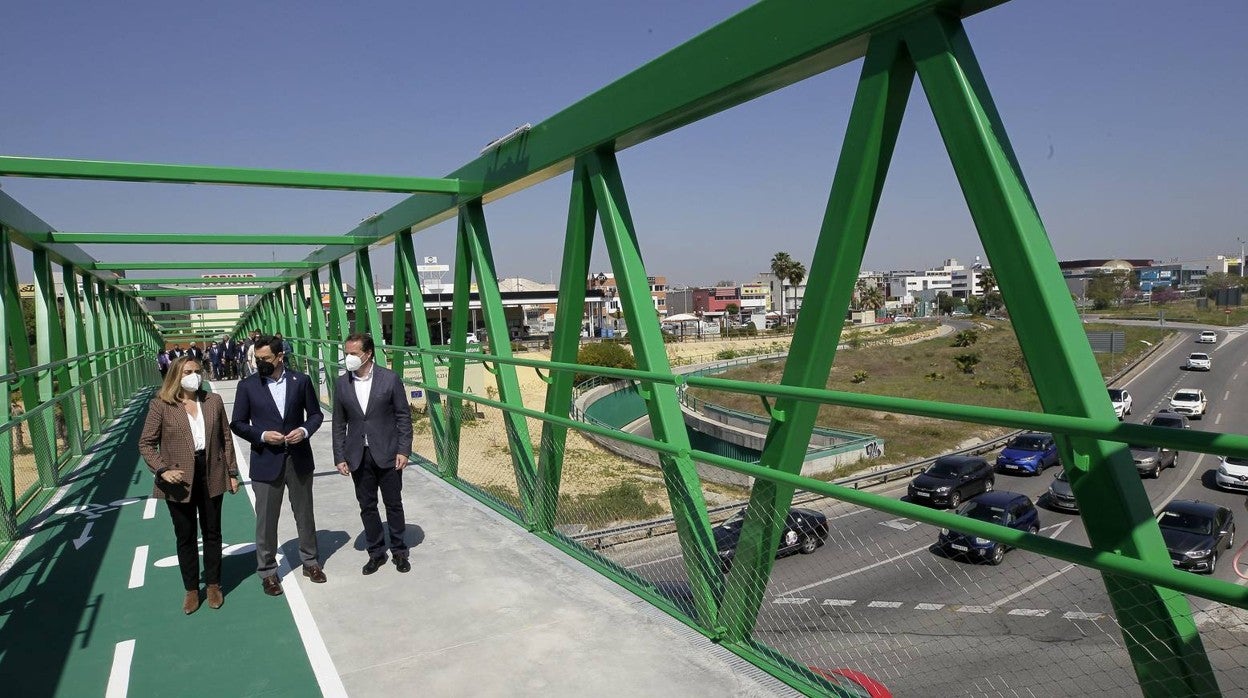 En imágenes, la inauguración de la pasarela del PISA a Mairena