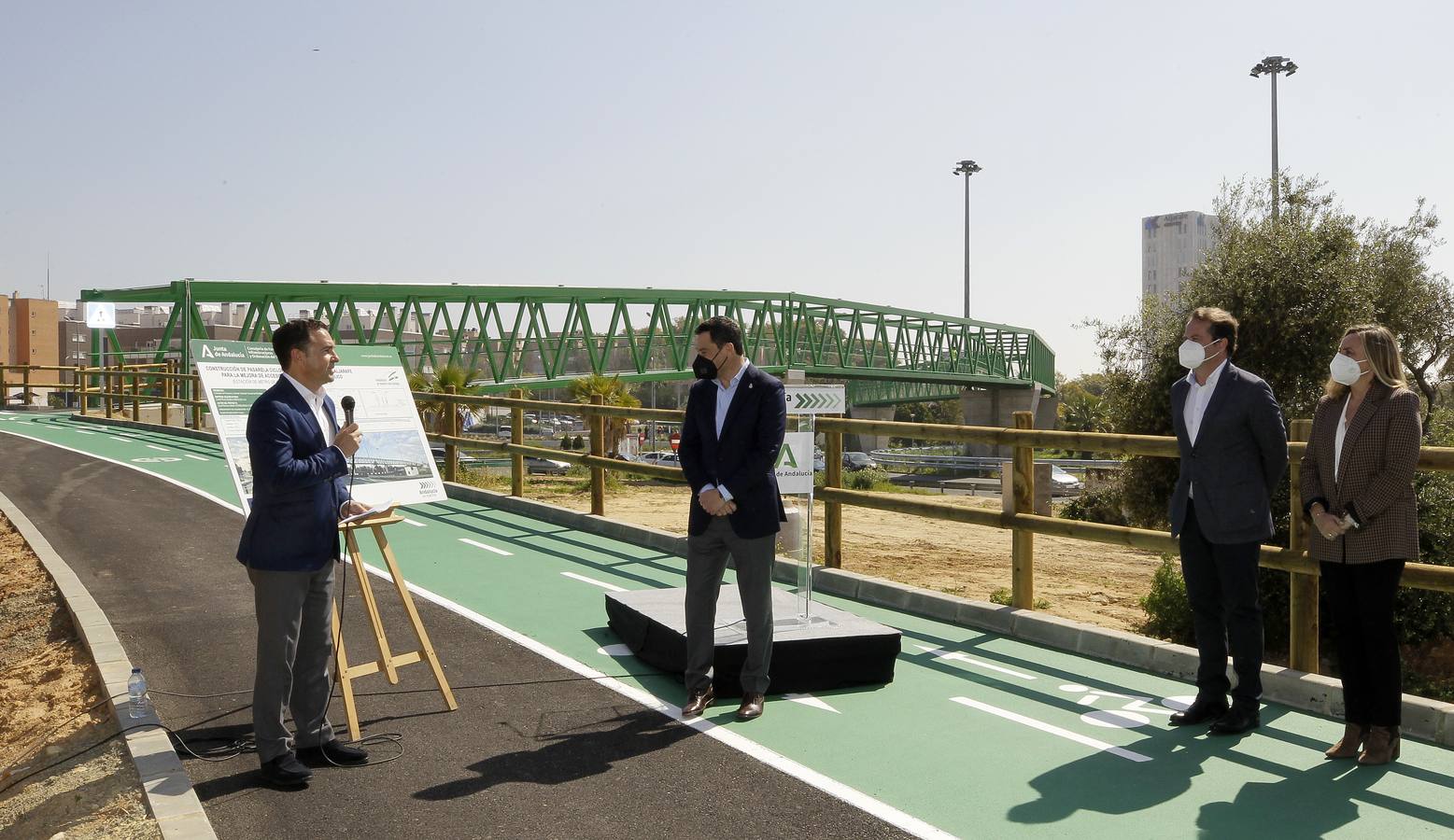 Inauguración de la pasarela ciclopeatonal en Mairena del Aljarafe