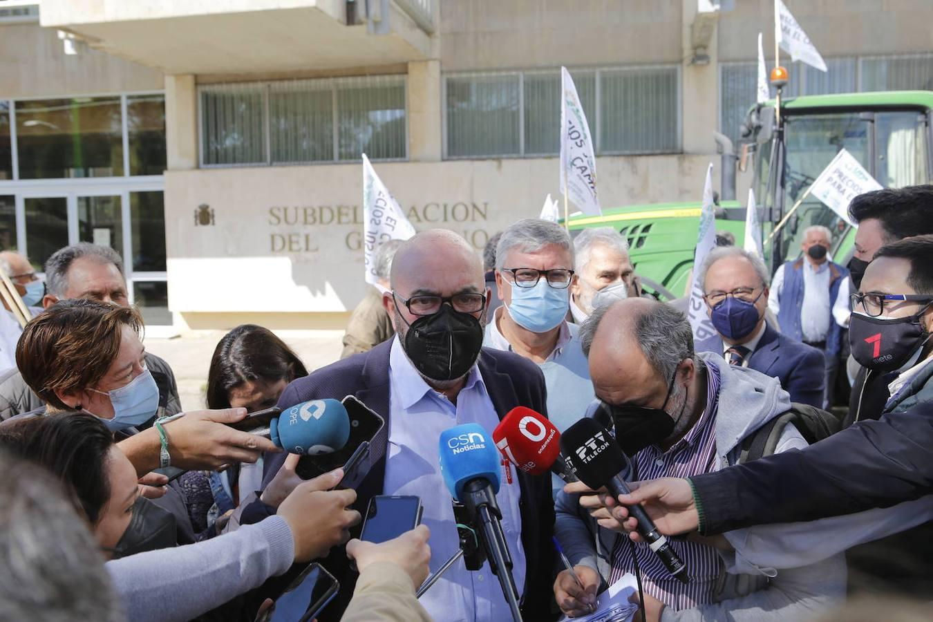 La protesta de los agricultores contra el Gobierno en Córdoba, en imágenes