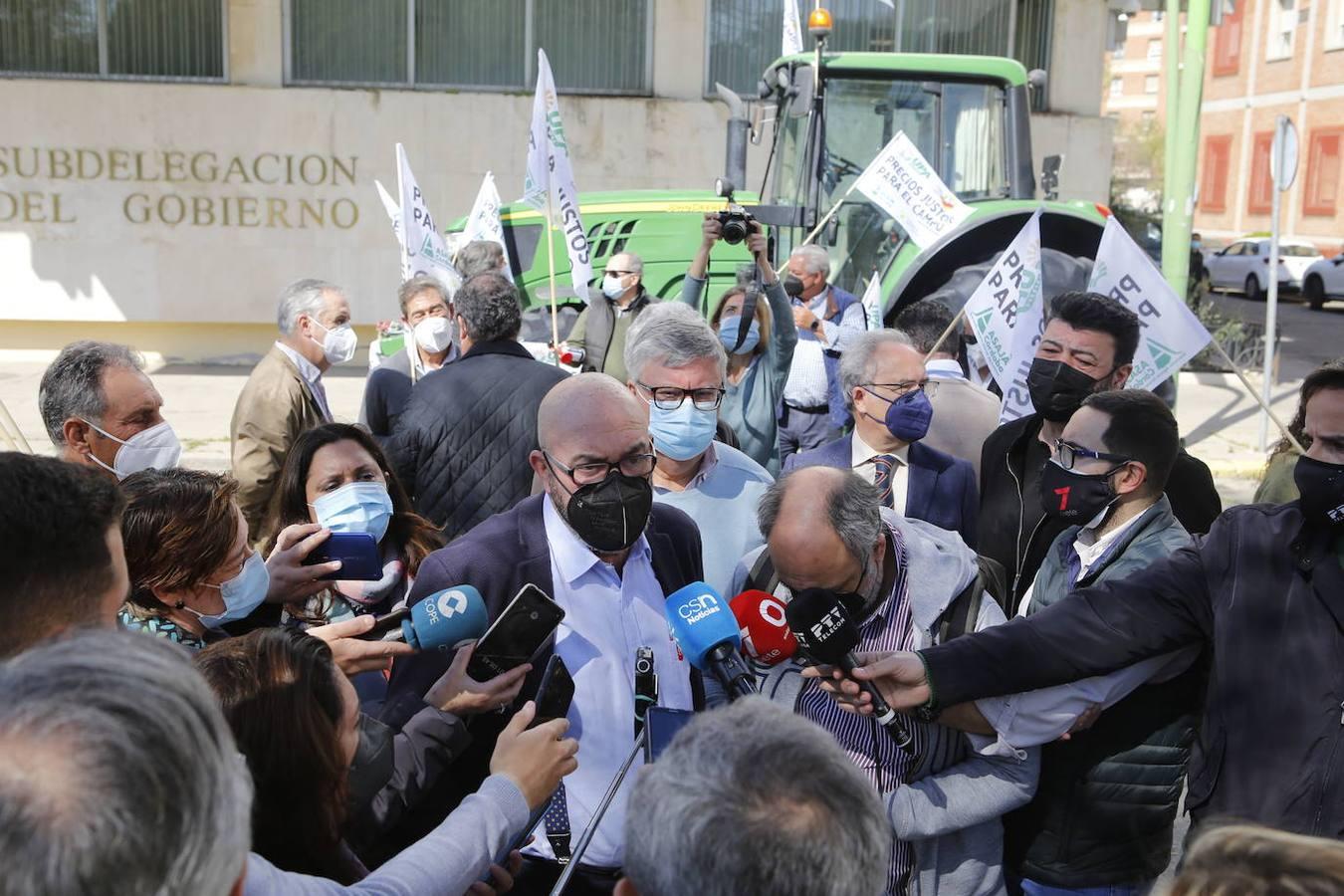 La protesta de los agricultores contra el Gobierno en Córdoba, en imágenes