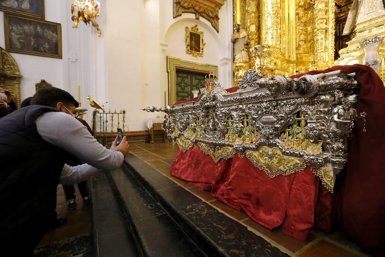 El nuevo respiradero del paso de la Virgen de la Merced de Córdoba, en imágenes